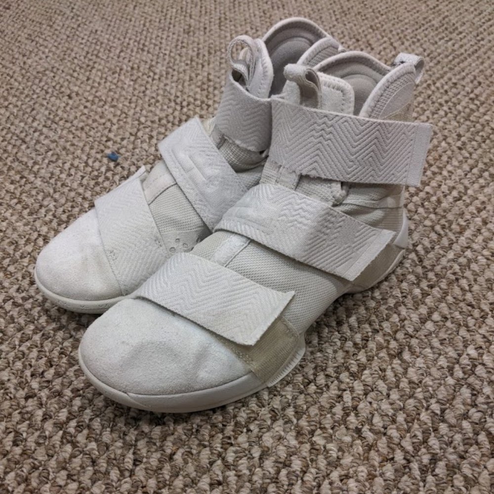 Lebron Soldier 10